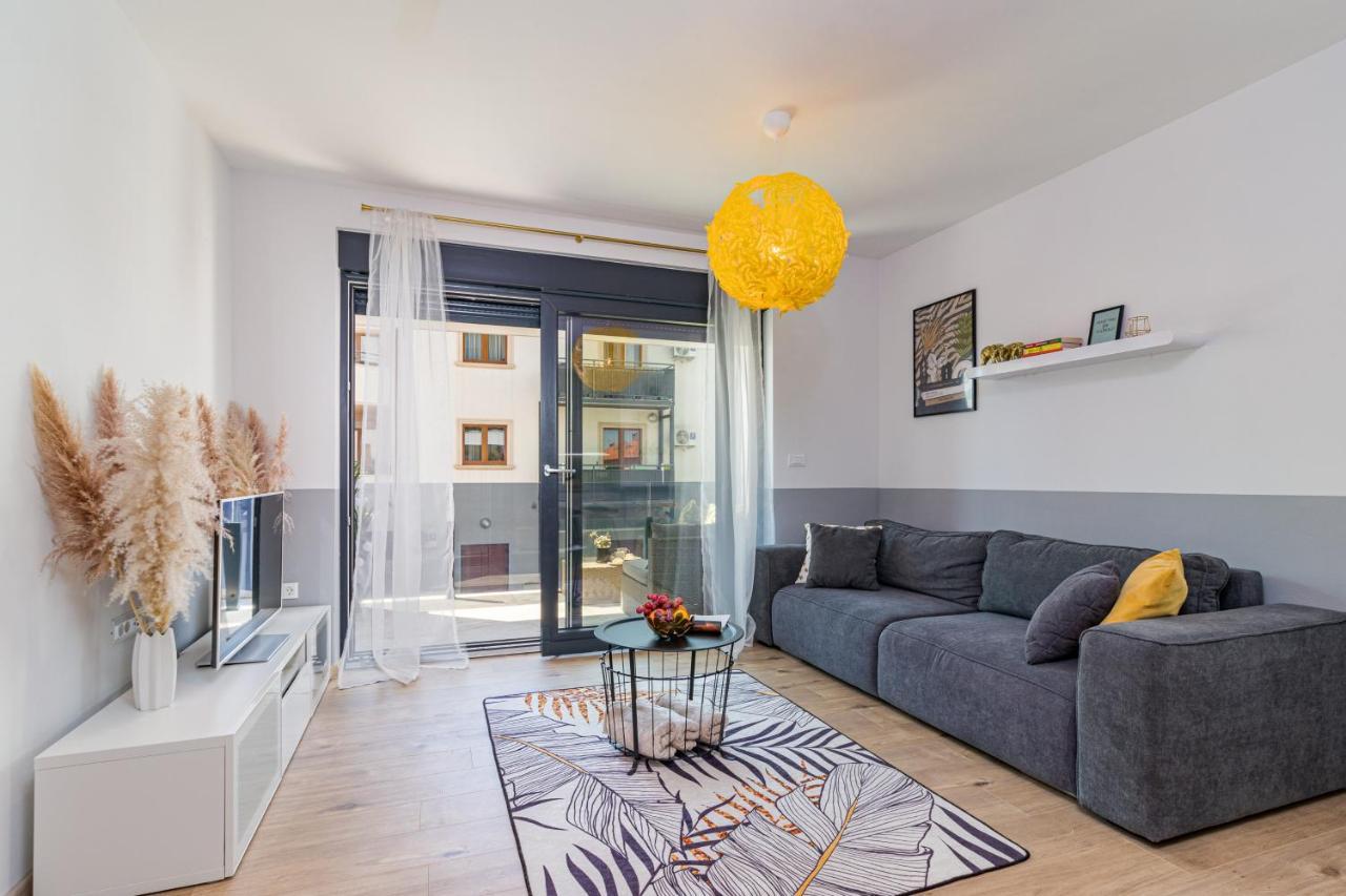 Apartment M****, New City Apartment + Parking Pula Exterior foto