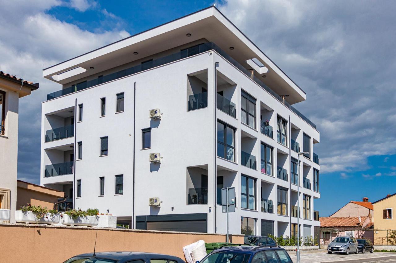 Apartment M****, New City Apartment + Parking Pula Exterior foto