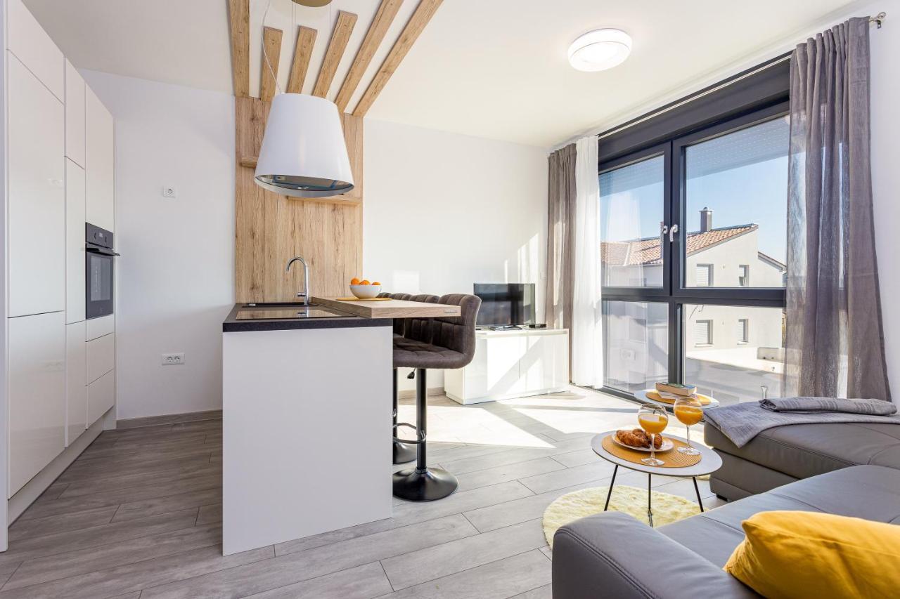 Apartment M****, New City Apartment + Parking Pula Exterior foto